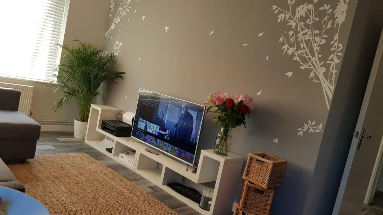 New Contemporary Flat Minutes From Airport & Nec Appartement Marston Green Buitenkant foto