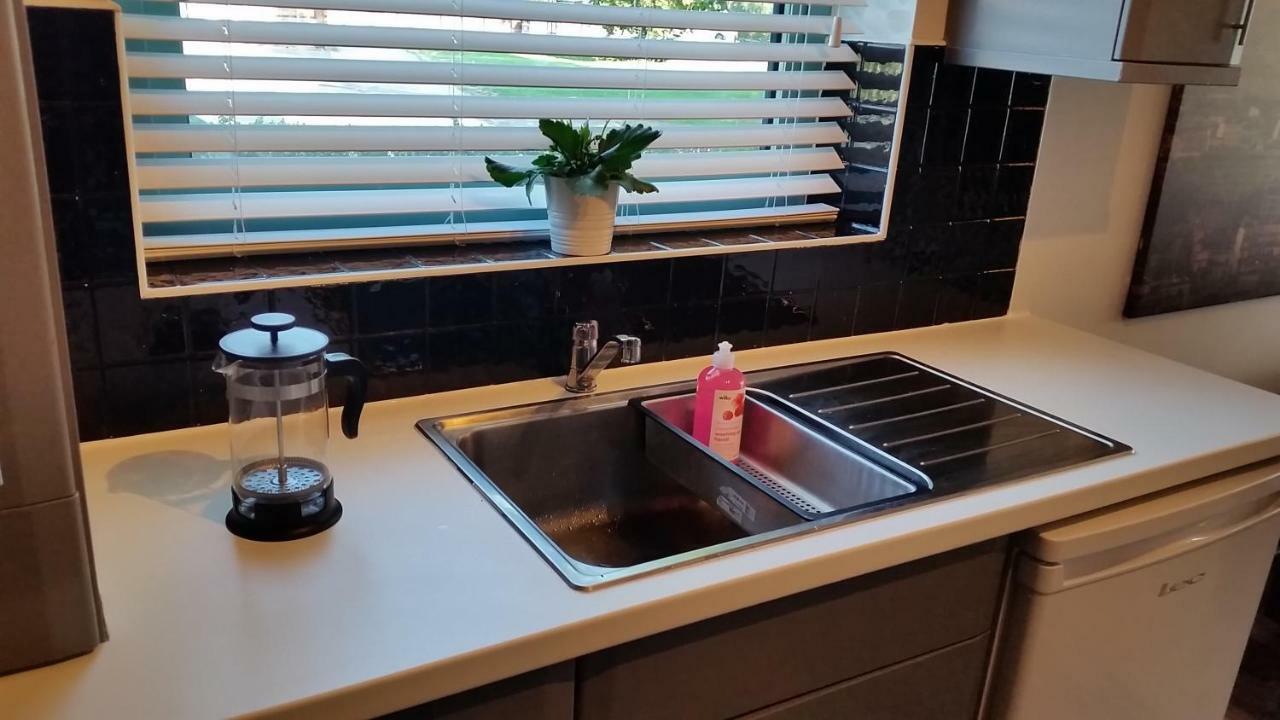 New Contemporary Flat Minutes From Airport & Nec Appartement Marston Green Buitenkant foto